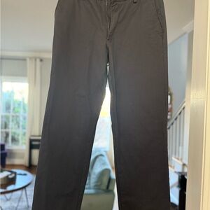 Izod Men's Dark Gray Chinos